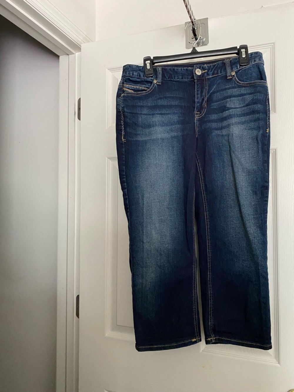 Like NEW Maurices Jean Capris 9/10